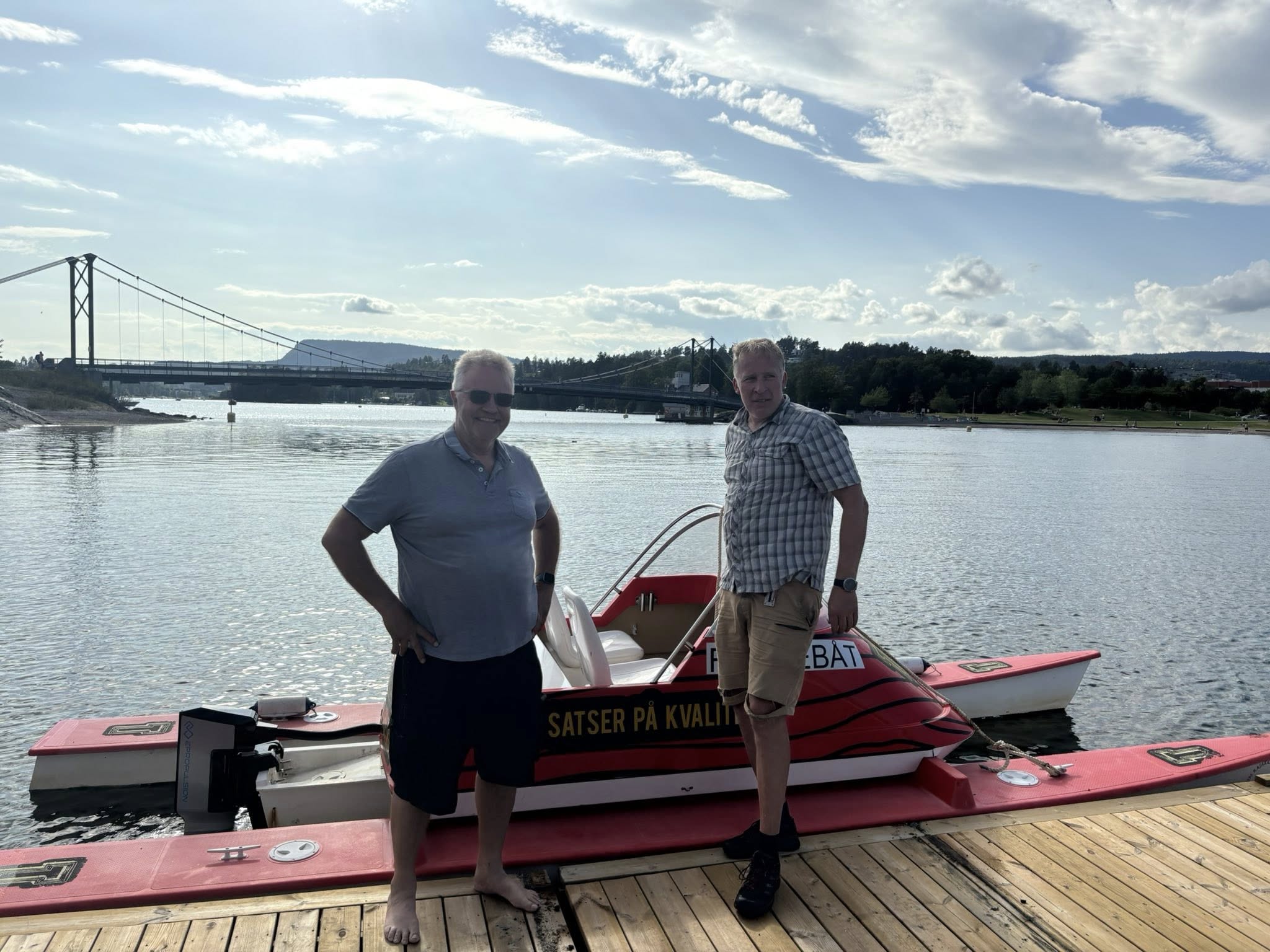 Følgebåt med elektrisk motor X-12